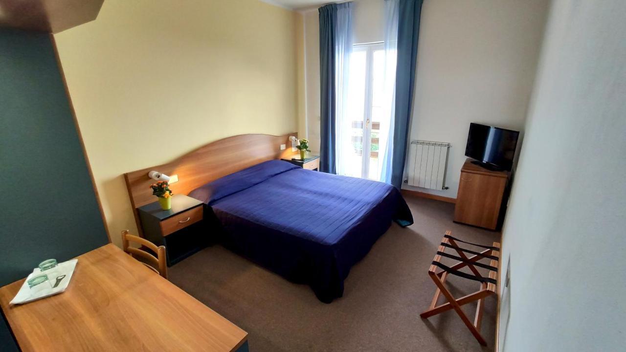 Hotel Gambrinus Abbadia San Salvator Eksteriør billede