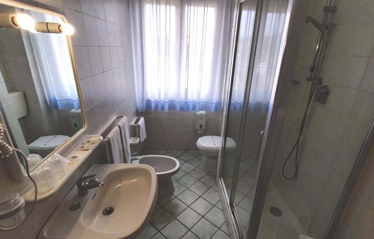 Hotel Gambrinus Abbadia San Salvator Eksteriør billede