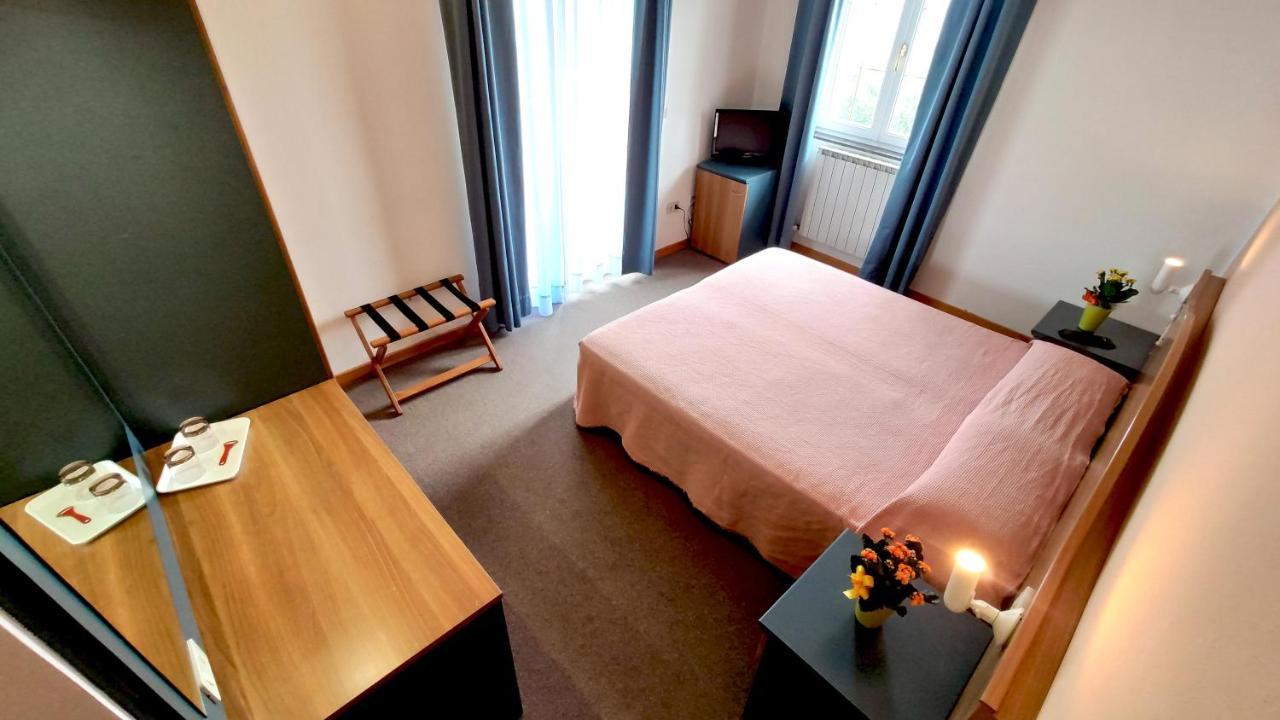 Hotel Gambrinus Abbadia San Salvator Eksteriør billede