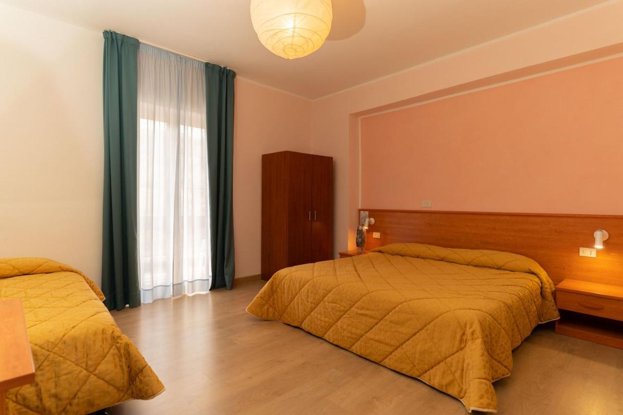 Hotel Gambrinus Abbadia San Salvator Eksteriør billede