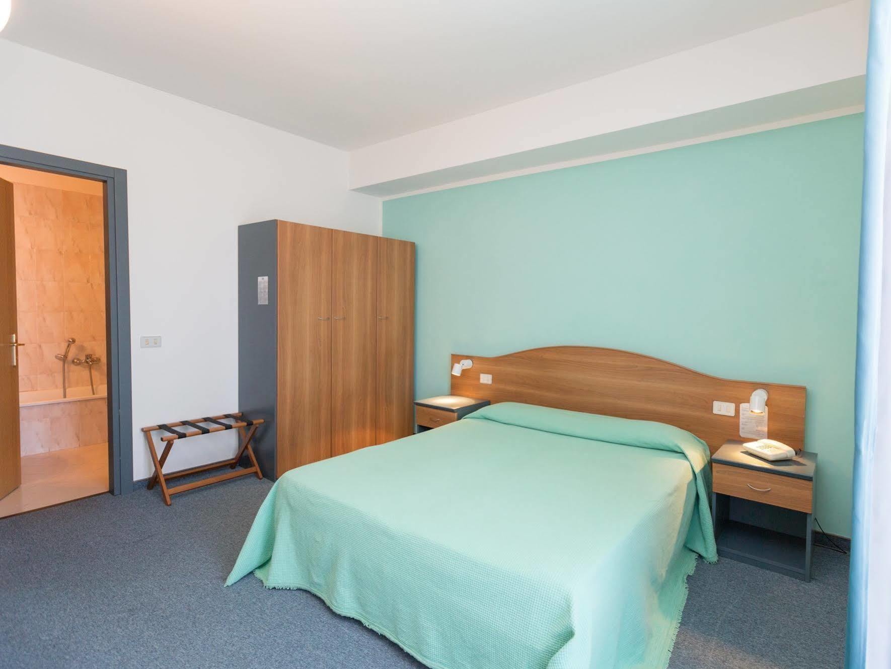Hotel Gambrinus Abbadia San Salvator Eksteriør billede