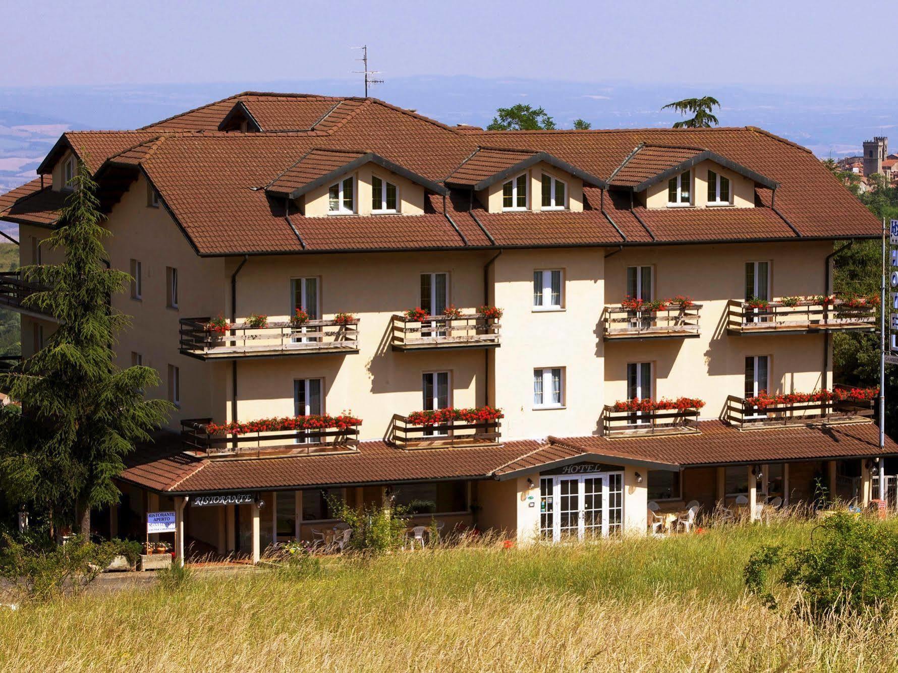 Hotel Gambrinus Abbadia San Salvator Eksteriør billede