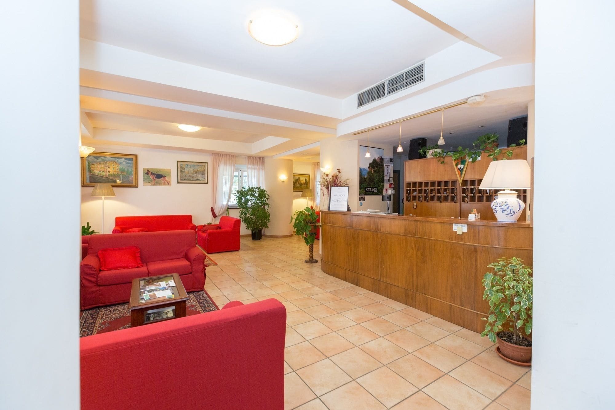 Hotel Gambrinus Abbadia San Salvator Eksteriør billede